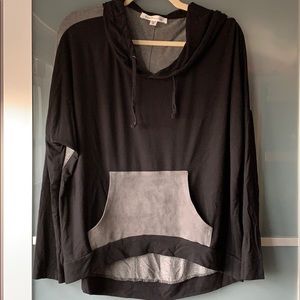 Karen by Karen Kane Sweatshirt, EUC, Size M